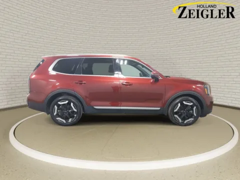 More photos of 2023 Kia Telluride EX at Zeigler Hyundai of Holland, MI