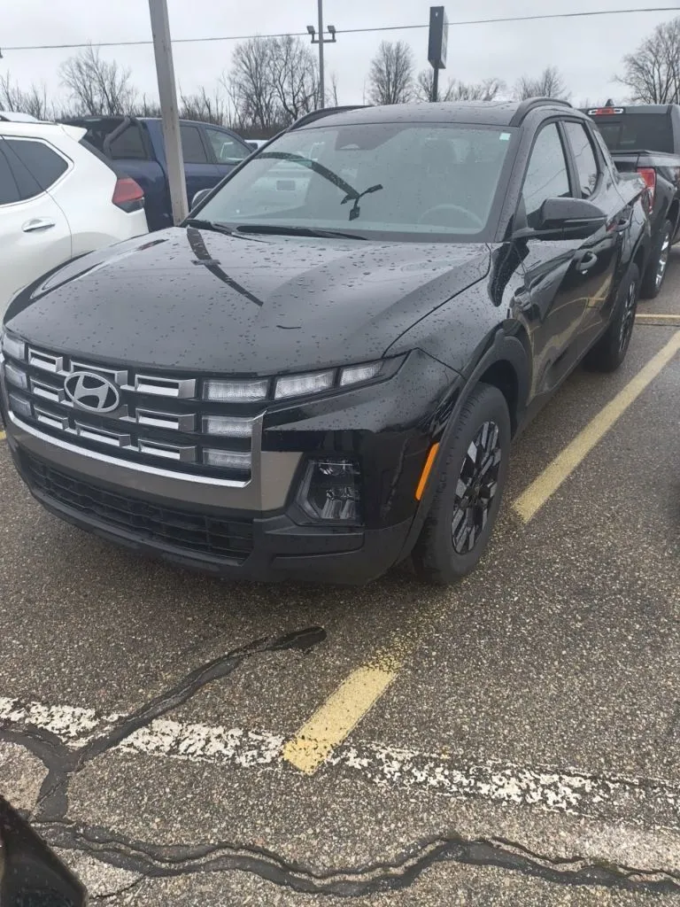 Black 2025 Hyundai Santa Cruz SEL for sale in Holland, MI