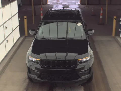 More photos of 2023 Jeep Grand Cherokee Limited at Zeigler Hyundai of Holland, MI