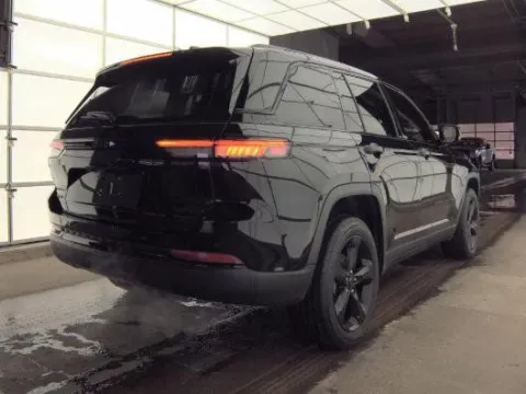 Another view of 2023 Jeep Grand Cherokee Limited for sale in Holland, MI at Zeigler Hyundai of Holland