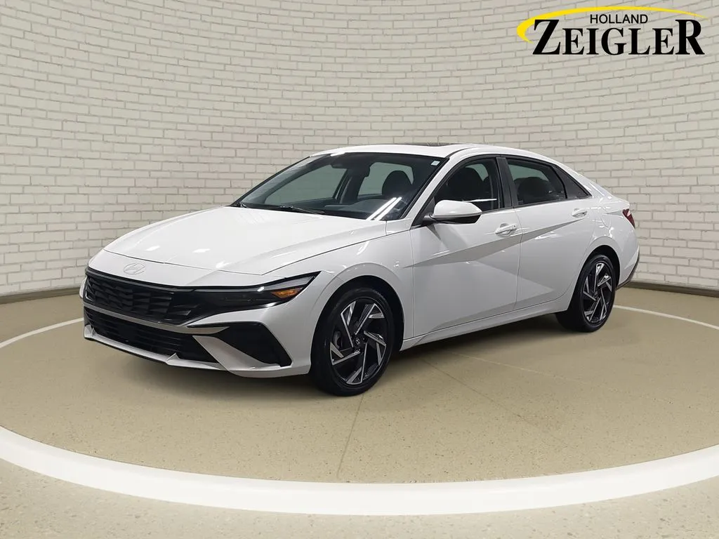 White 2025 Hyundai Elantra SEL Convenience for sale in Holland, MI