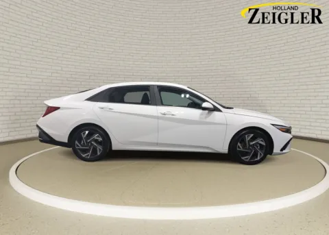 More photos of 2025 Hyundai Elantra SEL Convenience at Zeigler Hyundai of Holland, MI