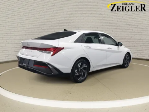 More photos of 2025 Hyundai Elantra SEL Convenience at Zeigler Hyundai of Holland, MI