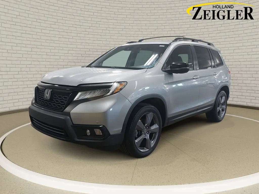 Silver 2019 Honda Passport Touring for sale in Holland, MI