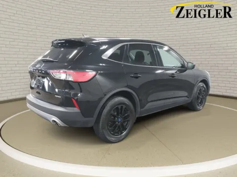 More photos of 2022 Ford Escape SE at Zeigler Hyundai of Holland, MI