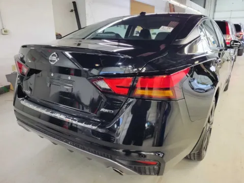 Another view of 2022 Nissan Altima 2.5 SR for sale in Holland, MI at Zeigler Hyundai of Holland