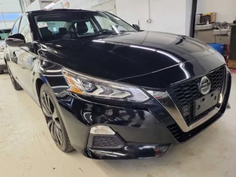 Black 2022 Nissan Altima 2.5 SR for sale in Holland, MI