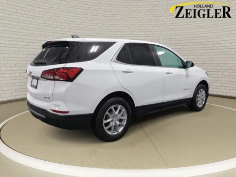 More photos of 2022 Chevrolet Equinox LT at Zeigler Hyundai of Holland, MI