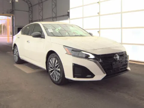 White 2024 Nissan Altima 2.5 SV for sale in Holland, MI