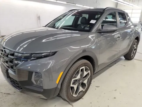 More photos of 2022 Hyundai Santa Cruz Limited at Zeigler Hyundai of Holland, MI