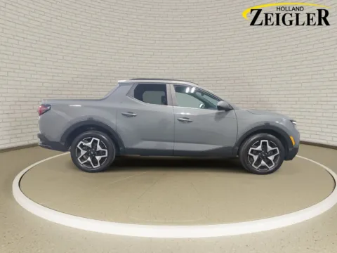 More photos of 2022 Hyundai Santa Cruz Limited at Zeigler Hyundai of Holland, MI
