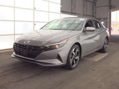 More photos of 2023 Hyundai Elantra SEL at Zeigler Hyundai of Holland, MI
