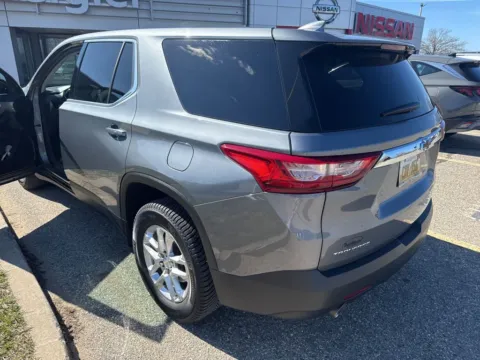 More photos of 2021 Chevrolet Traverse LS at Zeigler Hyundai of Holland, MI