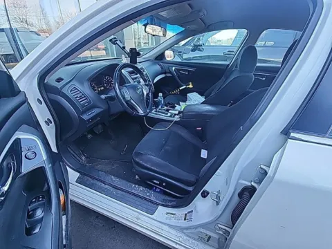 More photos of 2014 Nissan Altima 2.5 SV at Zeigler Hyundai of Holland, MI