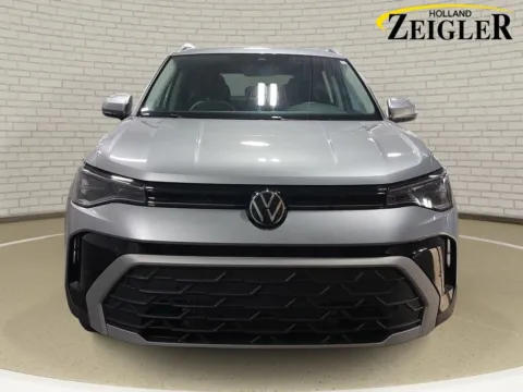 Photos of 2025 Volkswagen Taos 1.5T SE for sale in Holland, MI at Zeigler Hyundai of Holland