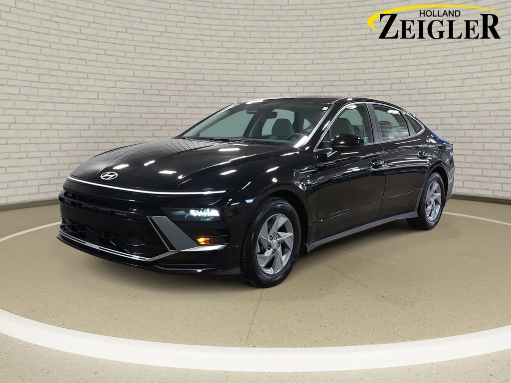 Black 2025 Hyundai Sonata SE for sale in Holland, MI