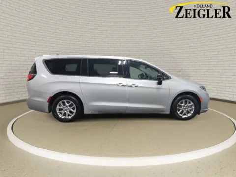 More photos of 2024 Chrysler Pacifica Touring L at Zeigler Hyundai of Holland, MI