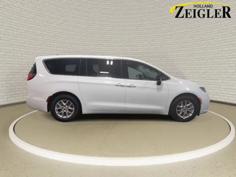 More photos of 2024 Chrysler Pacifica Touring L at Zeigler Hyundai of Holland, MI