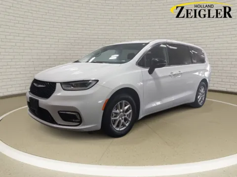 White 2024 Chrysler Pacifica Touring L for sale in Holland, MI