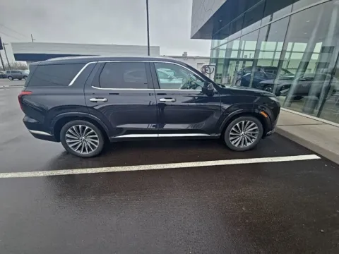 More photos of 2023 Hyundai Palisade Calligraphy at Zeigler Hyundai of Holland, MI