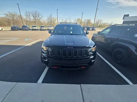 Black 2018 Jeep Grand Cherokee Trailhawk for sale in Holland, MI