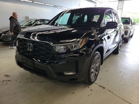 More photos of 2023 Honda Passport EX-L at Zeigler Hyundai of Holland, MI
