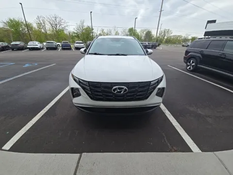 White 2023 Hyundai Tucson SEL for sale in Holland, MI