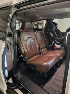 More photos of 2017 Chrysler Pacifica Limited at Zeigler Hyundai of Holland, MI