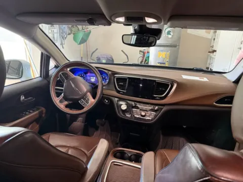 More photos of 2017 Chrysler Pacifica Limited at Zeigler Hyundai of Holland, MI