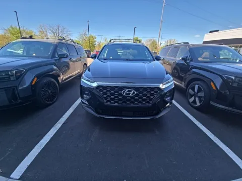 Black 2020 Hyundai Santa Fe SEL for sale in Holland, MI
