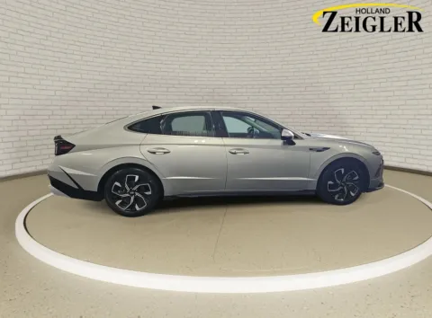 More photos of 2025 Hyundai Sonata SEL at Zeigler Hyundai of Holland, MI