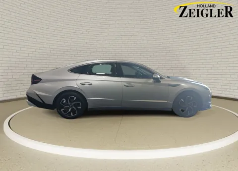 More photos of 2025 Hyundai Sonata SEL at Zeigler Hyundai of Holland, MI