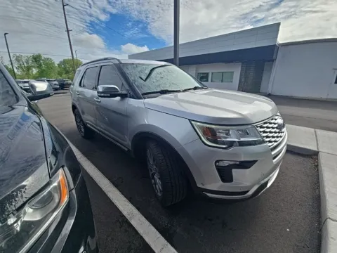 Photos of 2018 Ford Explorer Platinum for sale in Holland, MI at Zeigler Hyundai of Holland