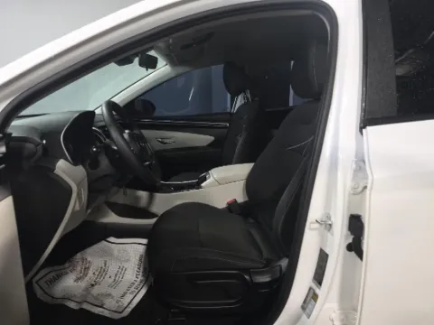 More photos of 2023 Hyundai Tucson SE at Zeigler Hyundai of Holland, MI