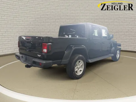 More photos of 2022 Jeep Gladiator Sport at Zeigler Hyundai of Holland, MI
