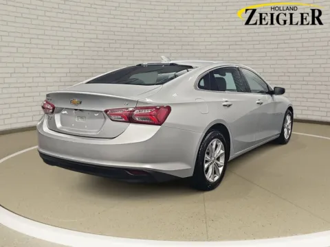 More photos of 2019 Chevrolet Malibu LT at Zeigler Hyundai of Holland, MI