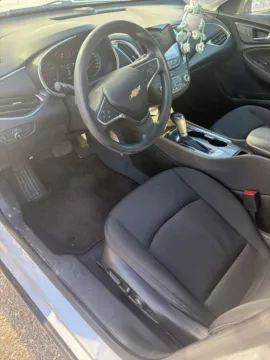 More photos of 2019 Chevrolet Malibu LT at Zeigler Hyundai of Holland, MI