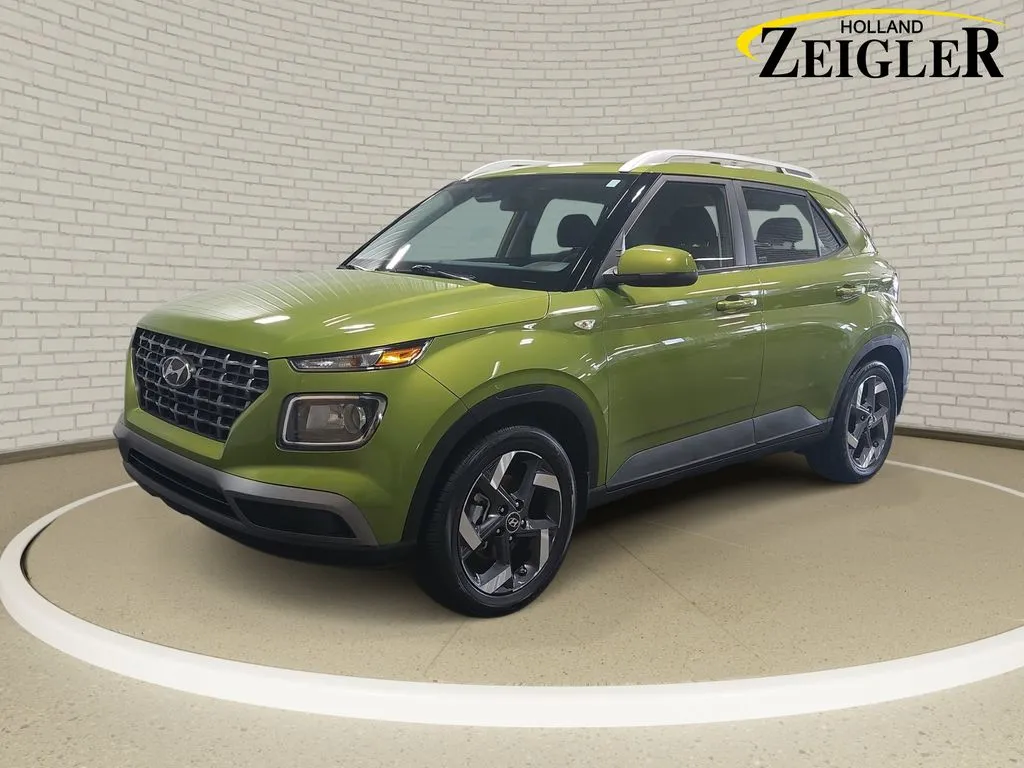 Green 2024 Hyundai Venue SEL for sale in Holland, MI