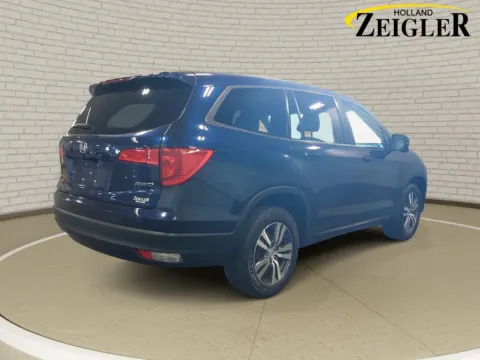 More photos of 2018 Honda Pilot EX-L at Zeigler Hyundai of Holland, MI