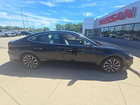 Black 2021 Hyundai Sonata Limited for sale in Holland, MI