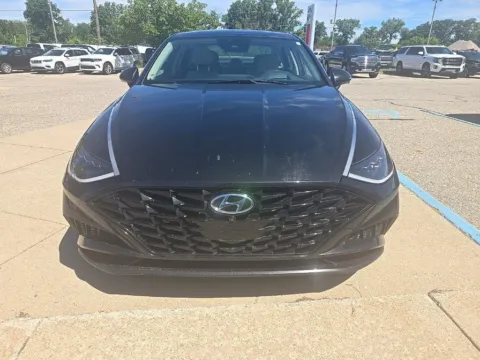 More photos of 2021 Hyundai Sonata Limited at Zeigler Hyundai of Holland, MI