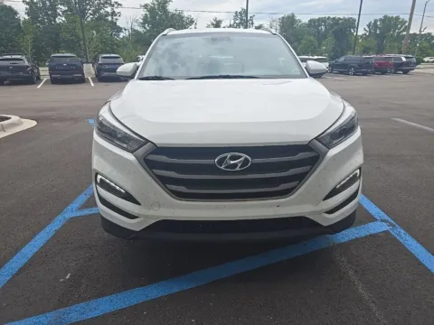 White 2016 Hyundai Tucson SE for sale in Holland, MI