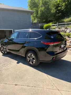 Another view of 2022 Toyota Highlander XLE for sale in Holland, MI at Zeigler Hyundai of Holland