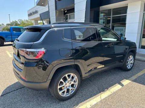 More photos of 2024 Jeep Compass Latitude Lux at Zeigler Hyundai of Holland, MI