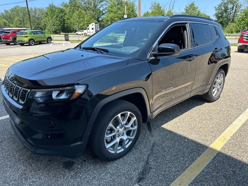 Black 2024 Jeep Compass Latitude Lux for sale in Holland, MI