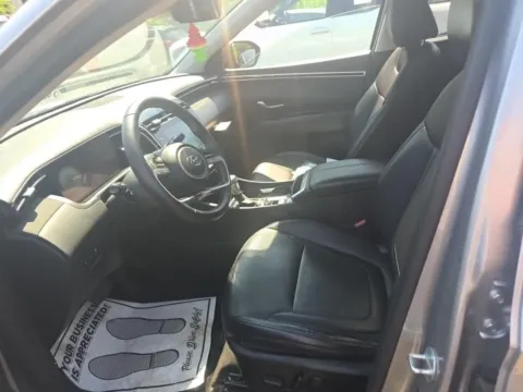 More photos of 2023 Hyundai Tucson SEL at Zeigler Hyundai of Holland, MI