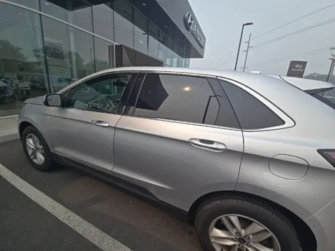 More photos of 2018 Ford Edge SEL at Zeigler Hyundai of Holland, MI