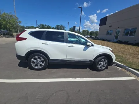 More photos of 2017 Honda CR-V EX-L at Zeigler Hyundai of Holland, MI