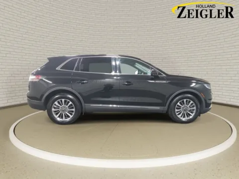 More photos of 2022 Lincoln Nautilus Reserve at Zeigler Hyundai of Holland, MI
