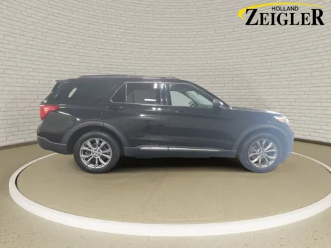 More photos of 2022 Ford Explorer XLT at Zeigler Hyundai of Holland, MI